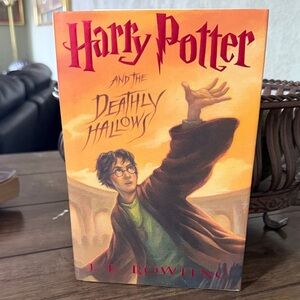 Harry Potter and the Deathly Hallows Book 2007